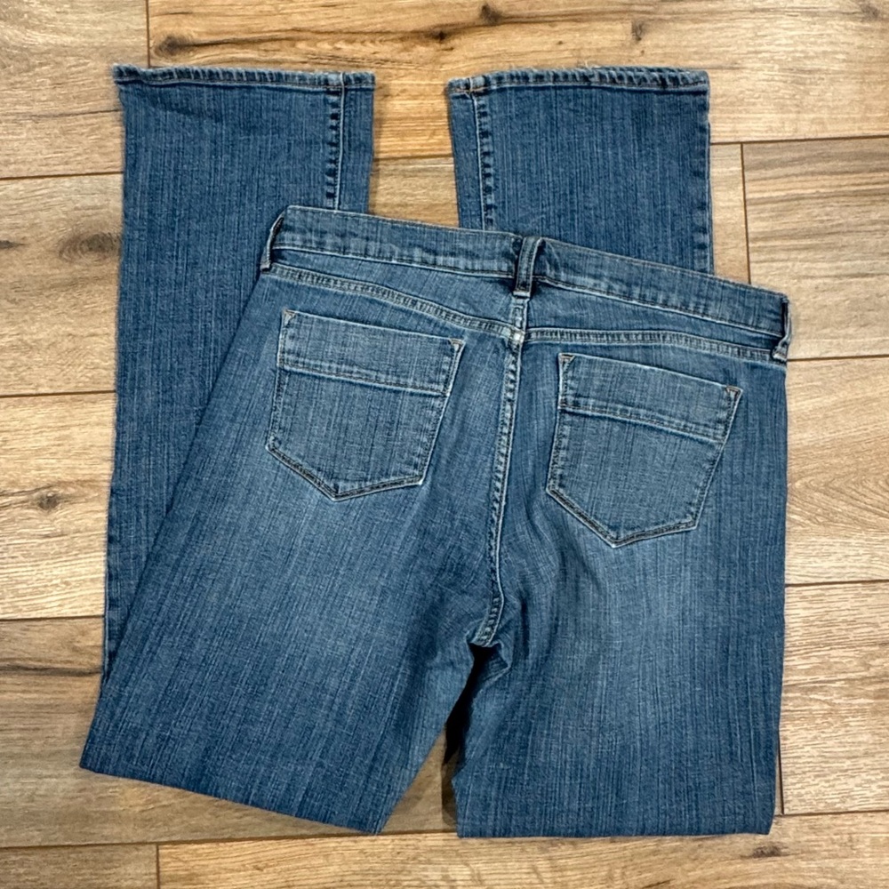 OLD NAVY “The Sweetheart” Mid-wash Low-rise 2000s Bootcut Jeans | Size 10